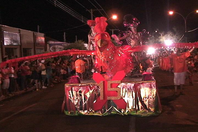 X-15 da Vila Piloto é a escola campeã deste ano em Três Lagoas X-15 da Vila Piloto se consagrou a 1ª escola campeã do carnaval de Três Lagoas
Foto: Maycon Almeida