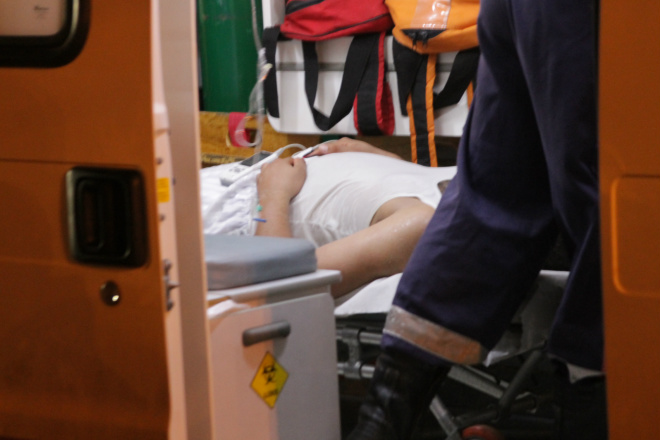 A única ocorrência registrada foi no final do desfile quando um integrante da escola X-15 desmaiou e teve que ser socorrido pelo SAMU (Foto: Ricardo Ojeda) 