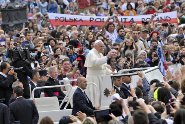 Papa Francisco na  audiência geral, onde pede ao Brasil paz, oração e diálogo.(Foto: Agência Brasil)