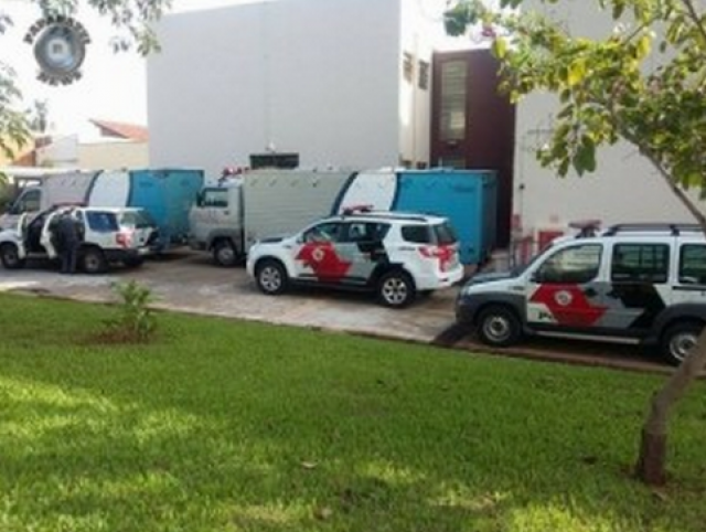 Gangue que foi presa soma mais de 433 anos de prisão Vários policiais estiveram envolvidos na ação, para prender os envolvidos com a gangue. (Foto: PaparazziNews)