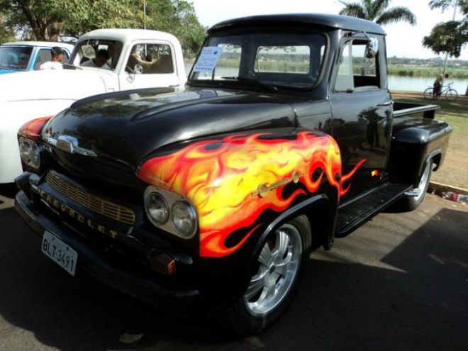 Lançamento do Clube de Carros Antigos de Três Lagoas será no show room da Ford