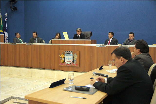 Câmara aprova lei que obriga fixação dos nomes dos profissionais, nas unidades de saúde Na mesma sessão, vereadores aprovaram mais dois projetos e encaminharam reivindicações da população ao Executivo. (Foto: Assessoria)