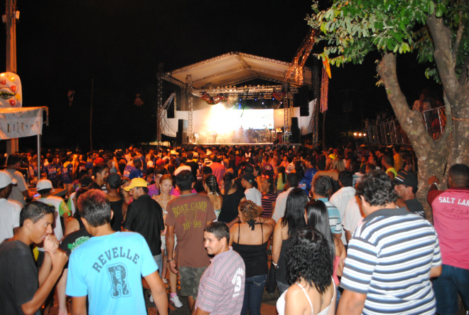 O público prestigou as 5 noites de folia em Bataguassu.