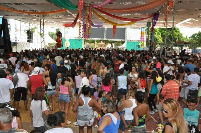 Mais de 40 mil pessoas prestigiaram o Carnalegria 2012 Para a realização do evento, foram investidos cerca de R$ 250 mil em serviços de limpeza, iluminação, segurança, banda e infraestrutura
Foto: Assessoria