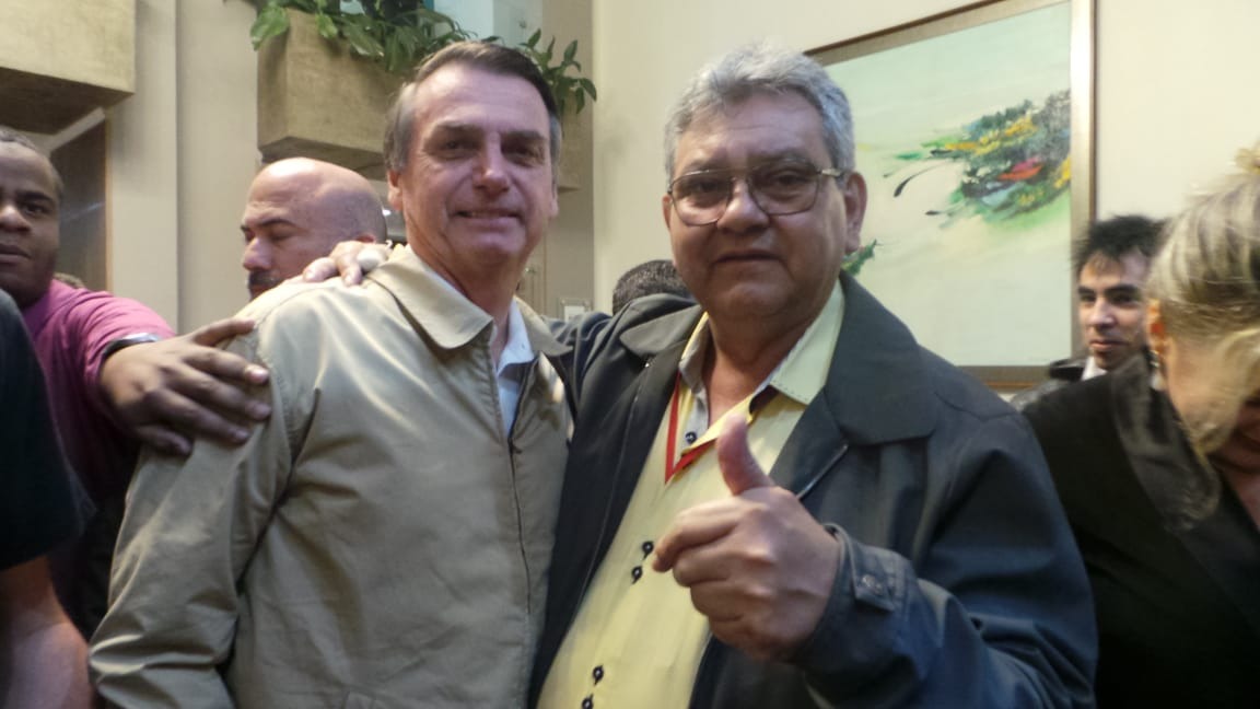 Candidato Bolsonaro e Ricardo Ojeda, jornalista e diretor do Perfil News. (Fotos: Perfil News). 