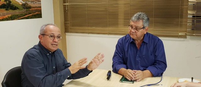 "O que nós precisamos é injetar no Brasil um pouco de Três Lagoas para empurrar o país para frente", diz novo presidente da Ibá Novo presidente da Ibá, Paulo Hartung, veio para conhecer Três Lagoas e visitar as instalações da Eldorado Brasil. Foto: Arquivo Perfil News