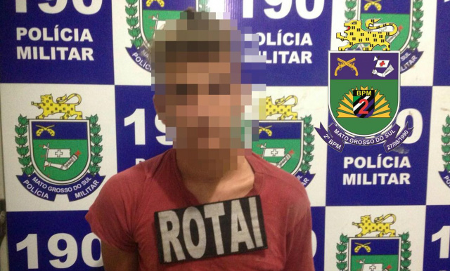 2º BPM prende dois adolescentes por roubo de celular Adolescente de 15 anos preso por receptação na noite de ontem (15) em Três Lagoas (Foto: Assessoria)