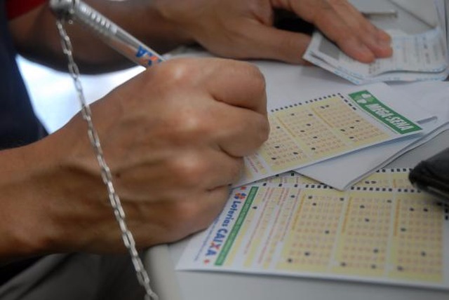 As apostas podem ser feitas em qualquer lotérica do país até as 19h do dia do sorteio. (Foto: Arquivo Agência Brasil)