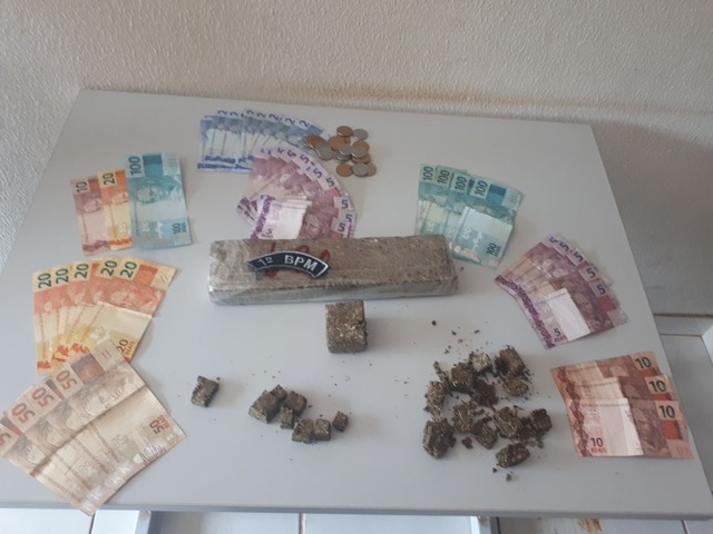 Flagrado pela PM fingia vender loterias para traficar maconha no Centro Flagrado pela PM fingia vender loterias para traficar maconha no Centro