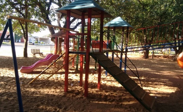 Eldorado Brasil vai construir o novo Parquinho da Lagoa Antigo parquinho foi interditado há um ano e desmontado, por falta de segurança. Um novo, mais seguro e eficiente, será construído pela Eldorado Brasil. Foto: Arquivo Perfil News