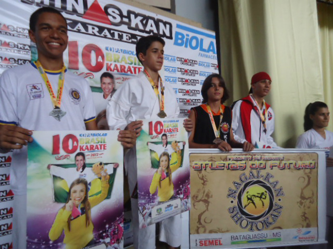 Atletas de Bataguassu durante premiação
Foto: Assessoria de Comunicação