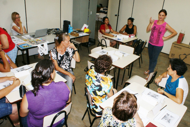 Educadores recebem orientações sobre novo sistema apostilado Professores discutiram ações que serão desenvolvidas ao longo do ano
Foto: Assessoria