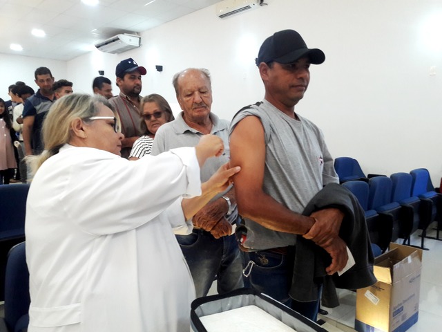 Unidades de Saúde de Brasilândia atenderão no horário noturno para vacinar a população contra a gripe Divulgação