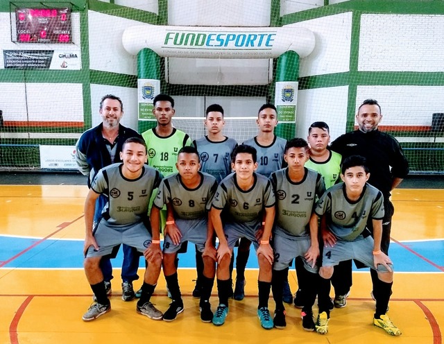 Time da escola Maria Eulália conquista troféu de campeão nas Olimpíadas Escolares Alunos da escola Maria Eulália conquistam importante titulo para Três Lagoas (Foto/Assessoria)