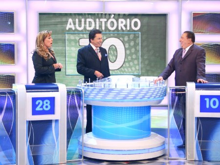 Raul Gil e Christina Rocha são os convidados de Silvio Santos (Foto: Roberto Nemanis/SBT)