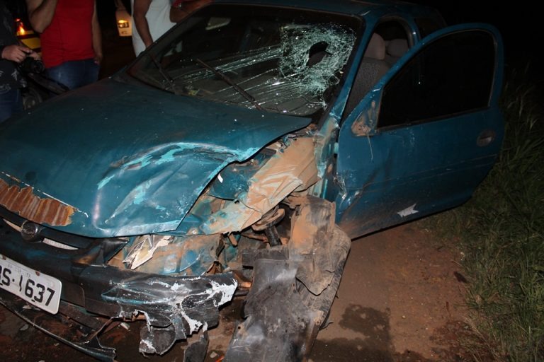 Três pessoas ficam feridas em colisão na MS 306, em Chapadão do Sul Foto: Diário Chapadense