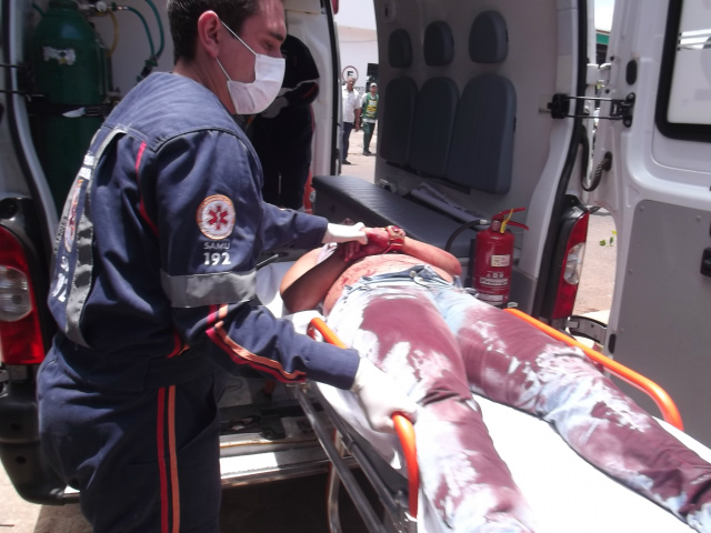 Neusa Aparecida foi atendida pelo SAMU ainda com vida, mas faleceu no Auxiliadora (Foto: Jean Souza) 