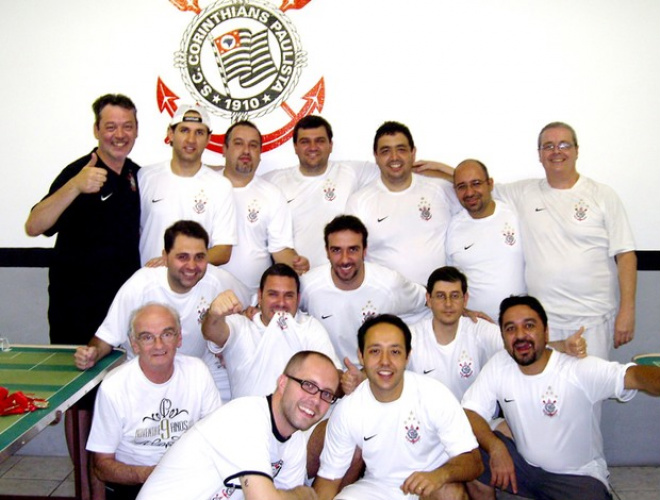A equipe de futebol de mesa do Corinthians comemorou mais uma conquista (Foto: Divulgação)