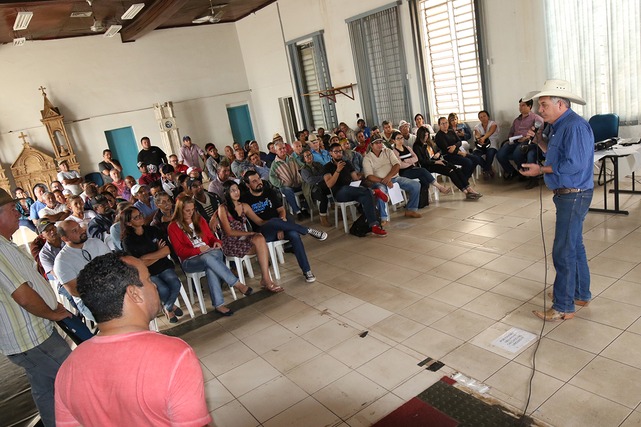 Prefeito apresenta projeto da nova feira livre. Foto: Divulgação.