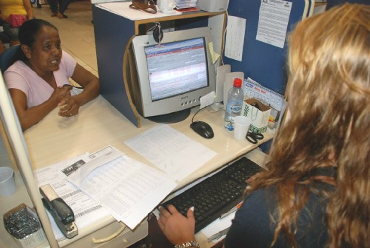 O contribuinte não precisa ir ao setor de tributação para recorrer documentos; com a serviço online disponível vai economizar tempo e dinheiro (Foto: Divulgação)