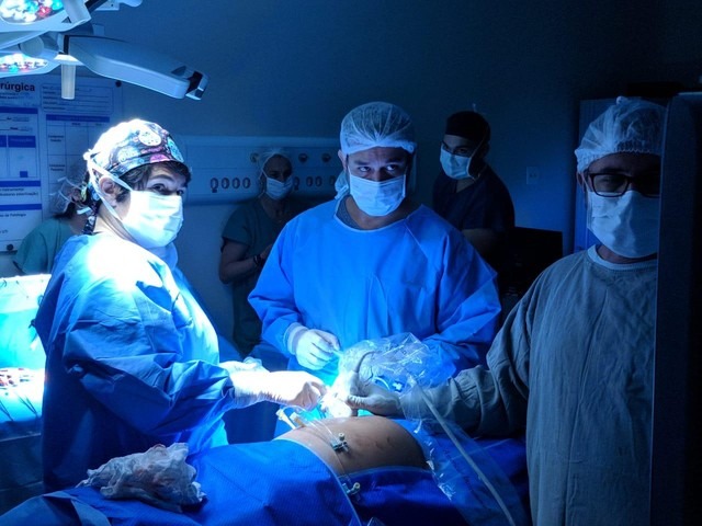 Médicos operam intestino de feto ainda na barriga da mãe no interior de SP Cirurgia inédita foi feita por médicos em Rio Preto — Foto: Divulgação/ Hospital da Criança e Maternidade