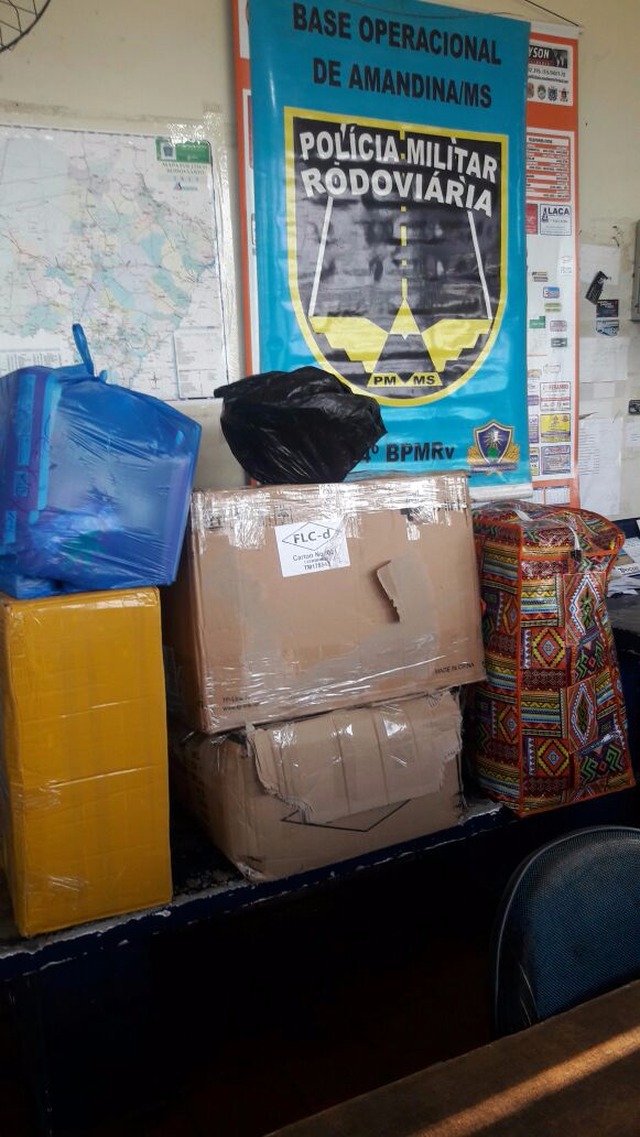 Produtos foram apreendidos na manhã deste domingo (1º). (Foto: Divulgação/Polícia Militar Rodoviária)