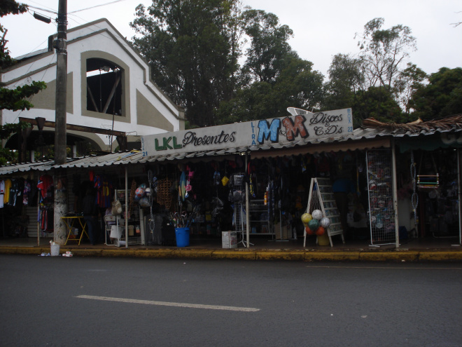 Comerciantes do camelô devem estar em novo endereço até o final do mês O atual Camelódromo está localizado na calçada da Avenida Rosário Congro
Foto: Arquivo/Perfil News