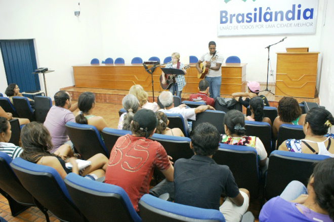 Brasilândia oferecerá aula gratuita de violão aos estudantes Público presente acompanhou apresentações musicais com violão
Foto: Assessoria de Comunicação