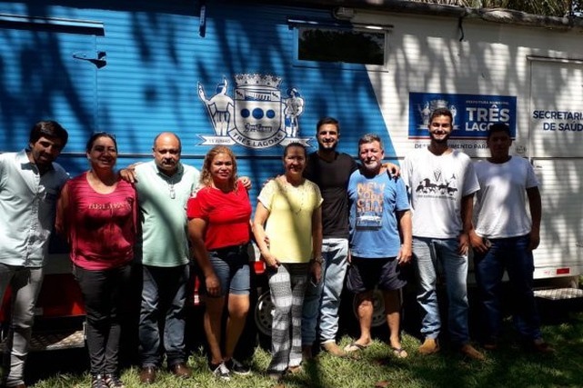 Castramóvel fica até amanhã na Pousada do Sucuriú Secretária Angelina Zuque (centro) esteve na Pousada do Sucuriú onde se encontra equipe do Castramóvel