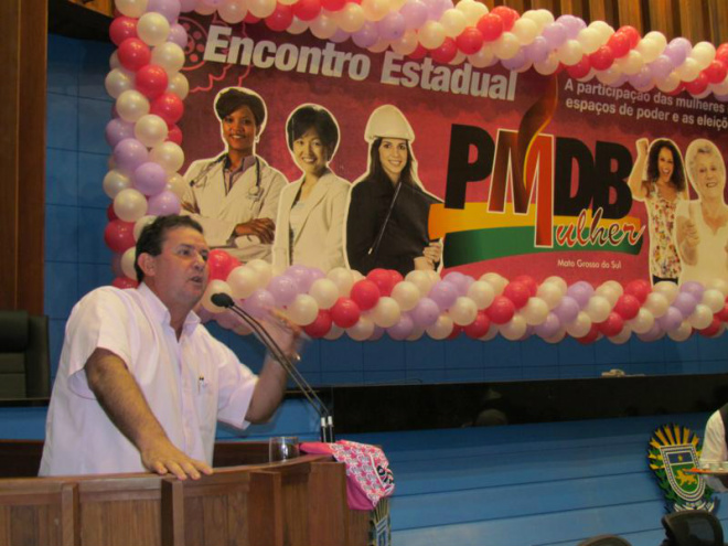 Eduardo Rocha empolga participantes do Encontro Estadual do PMDB Mulher Após o encerramento do Encontro, o deputado Eduardo Rocha ofereceu um almoço para mulheres peemedebistas de Três Lagoas
Foto: Assessoria