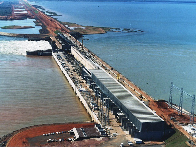 A formação do reservatório da usina inundou boa parte dos municípios ribeirinhos. Anaurilândia, por exemplo, perdeu 25% de sua área (Foto: Assessoria)