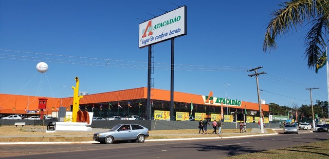 Com filas e muita expectativa, Atacadão abre as portas em Três Lagoas Atacadão - Atacadista da rede Carrefour inaugurou, em Três Lagoas, sua quinta loja no MS. Foto: Ricardo Ojeda
