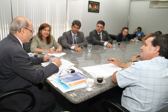 Recém constituída, a  Frente parlamentar já se reuniu várias vezes para debater o combate às drogas (Foto: Assessoria)