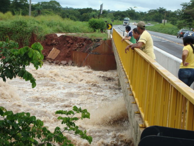 Fornecimento de água para Paranaíba ainda está comprometida
