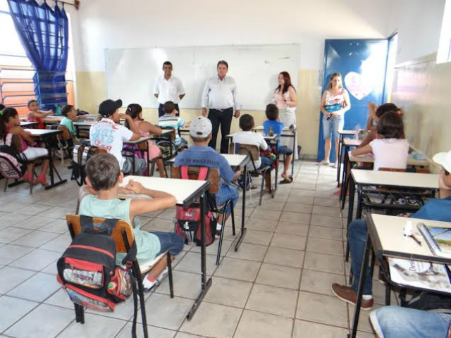 Prefeito Cacildo esteve na abertura das aulas de 2014 (Foto: assessoria)
