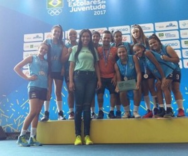Atletas do basquete feminino de Mato Grosso do Sul no pódio da competição nacional - Foto: Divulgação