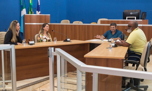 Vereadores ouvem servidores da prefeitura sobre compra de medicamentos especiais Divulgação