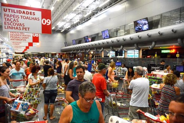Inflação baixa aumenta poder de compra e beneficia consumidores. (Foto: Tânia Rêgo/Agência Brasil)