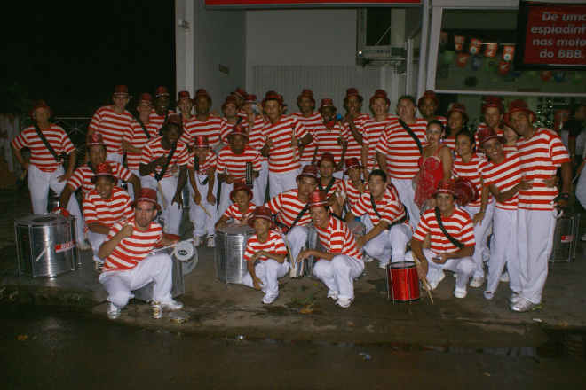 A bateria da escola, que garantiu o ritmo da X15
Foto: Luciana Navarro