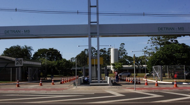 A partir de julho, Detran passa a funcionar até 16h30 Foto: Chico Ribeiro / Arquivo