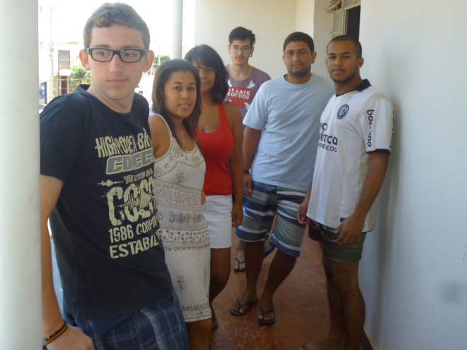 Falta de imóvel e aluguel caro leva 11 estudantes a dividirem casa Com dificuldades de encontrar imóveis e a alta do aluguel estudantes preferem morar em república. (Foto: Adriano Vialle)