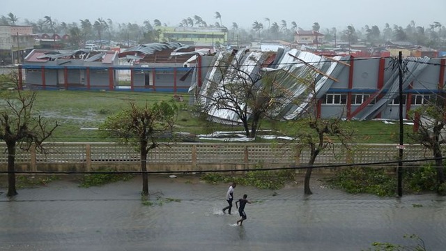 Moçambique confirma surto de cólera Depois do ciclone Idai, a cidade de Beira vive um surto de cólera (Federação Internacional da Cruz Vermelha e do Crescente Vermelho via REUTERS/Direitos reservados)