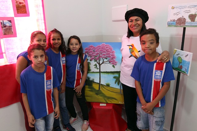 Artistas renomados e alunos de Três Lagoas realizam exposição de telas com o tema "conhecendo a fauna e a flora" Divulgação