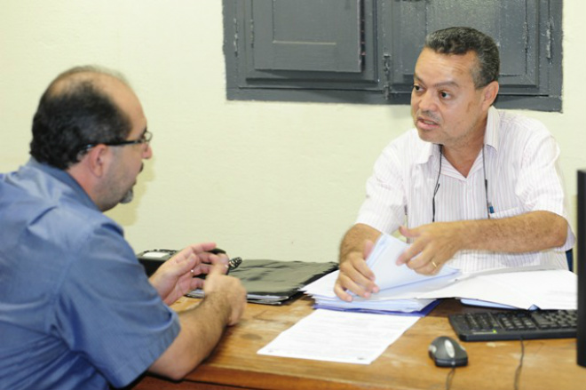 Vereadores realizam visitas a Secretarias e Departamentos O vereador perguntou sobre a estrutura de de equipamentos que trabalham no município (Foto: Divulgação/Assecom)