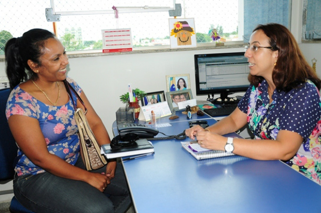 A vereadora também recebeu a visita da presidente do PRB Mulher, Sol Bernachi, para falar sobre o evento do Dia Internacional da Mulher (Foto: Divulgação/Assecom)