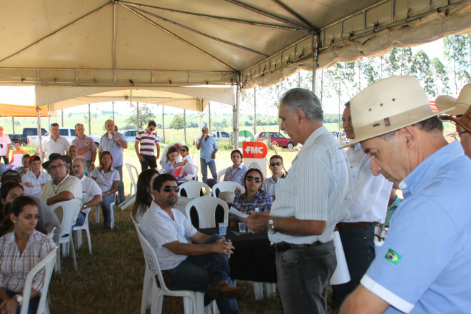 Autoridades abrem a solenidade que marcou o  4º Dia de Campo da fazenda São Matheus (Foto: Ricardo Ojeda) 