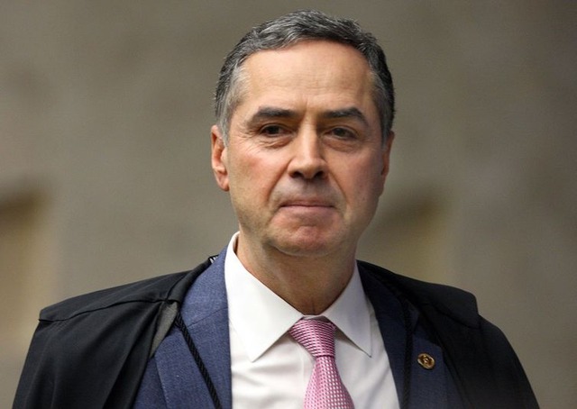 Empregado deve autorizar desconto sindical em folha, decide Barroso Ministro Luís Roberto Barroso no plenário do Supremo Tribunal Federal (STF) durante julgamento sobre a constitucionalidade do decreto do indulto natalino no ano passado. - Nelson Jr./SCO/STF