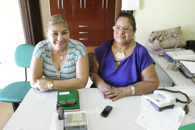 A Presidente da creche Dona Clementina Carrato a Sra. Regina Fialho e a Diretora do Centro Educacional Infantil Maria das Graças Matias convidam a todas mulheres de Três Lagoas para prestigiarem o evento. (Foto: Ricardo Mendes)