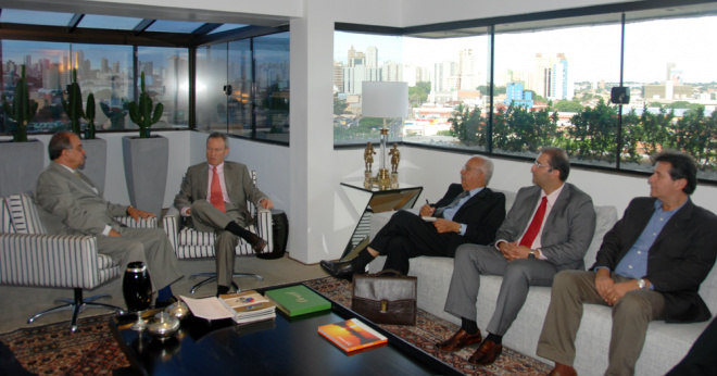 Embaixador espanhol discute indústria sul-mato-grossense As possibilidades de parcerias nas áreas de infraestrutura, transportes, agroindústria, transmissão de energia e energia renováve foram cogitadas pelo embaixador da Espanha (Foto: Divulgação/FIEMS)
