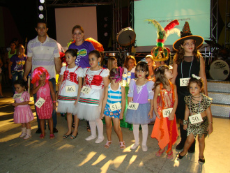 Durante matinê houve o concurso de melhores fantasias infantis.